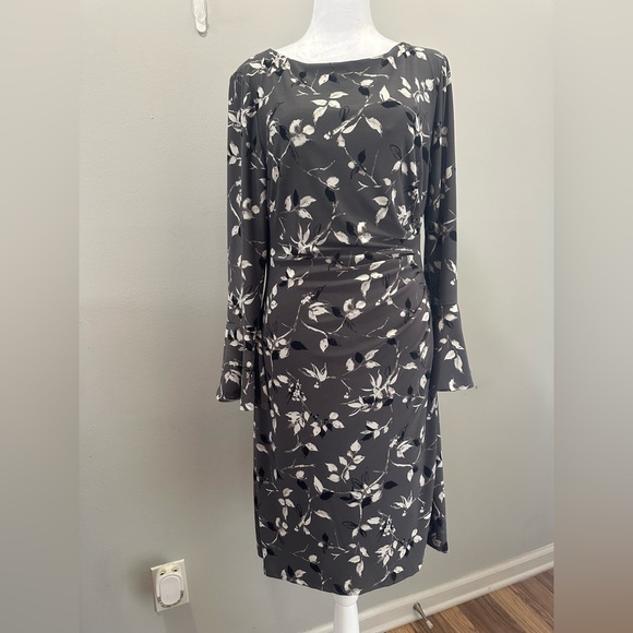 Ralph Lauren Dresses & Skirts - Lauren Ralph Lauren Ruched Dress Sz 12 long bell sleeve Side Ruched Career gray